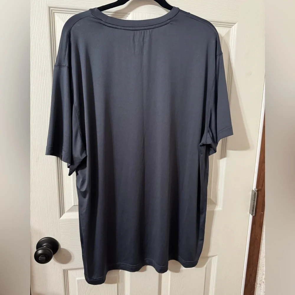 Reebok Men's Dark Grey and Teal Graphic Tee Dri fit material shirt Size XL - Picture 2 of 2